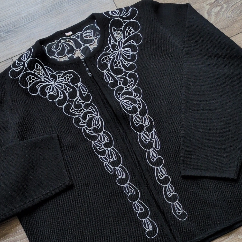 Vintage‎ Black Cardigan Sweater w/ Cutout Lace - Black White Open Front - M